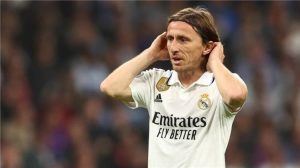ريال مدريد يخطط لمحادثات تجديد عقد مودريتش