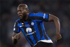 لوكاكو يرد على عرض ضخم من الهلال السعودي