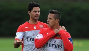 أرتيتا يحسم موقفه من رغبة سانشيز في العودة إلى آرسنال