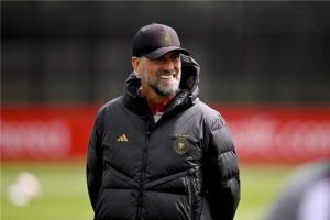 ليفربول ينافس أندية إنجلترا على لاعب وسط ساوثهامبتون